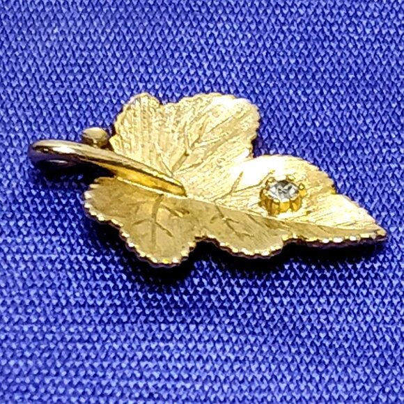 Avon Radiant Leaf Pendant Diamond Rhinestone Accent 1978 Fashion Accents Vintage - Picture 4 of 5
